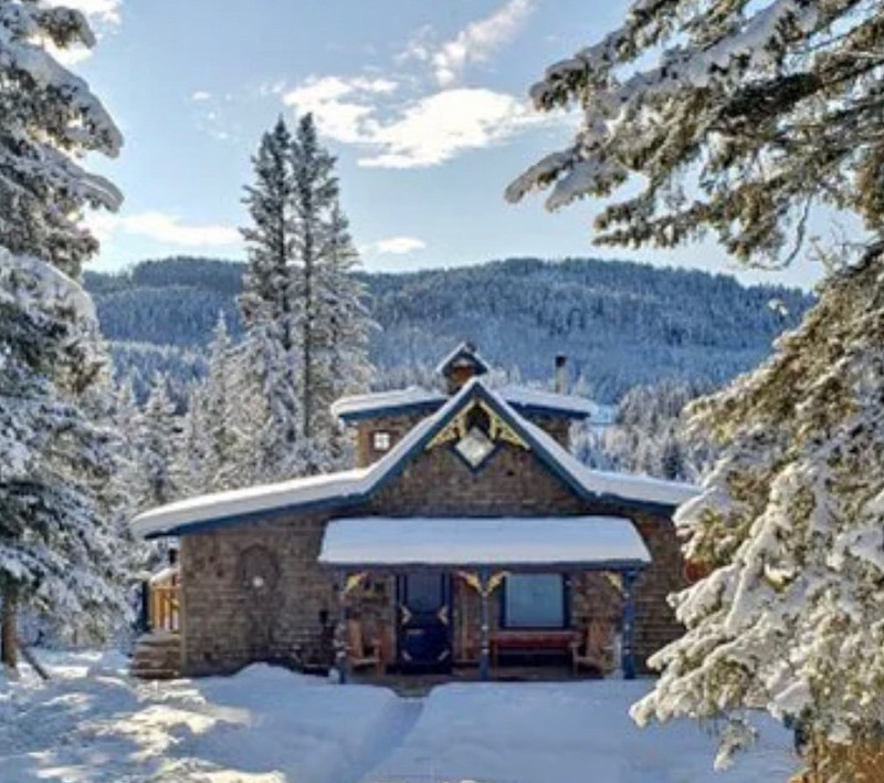 Room available on acreage near Bragg Creek Long Term Rentals