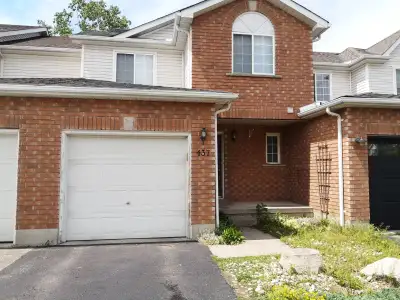 4 bdrms Townhouse for rent in Waterloo family or mature students