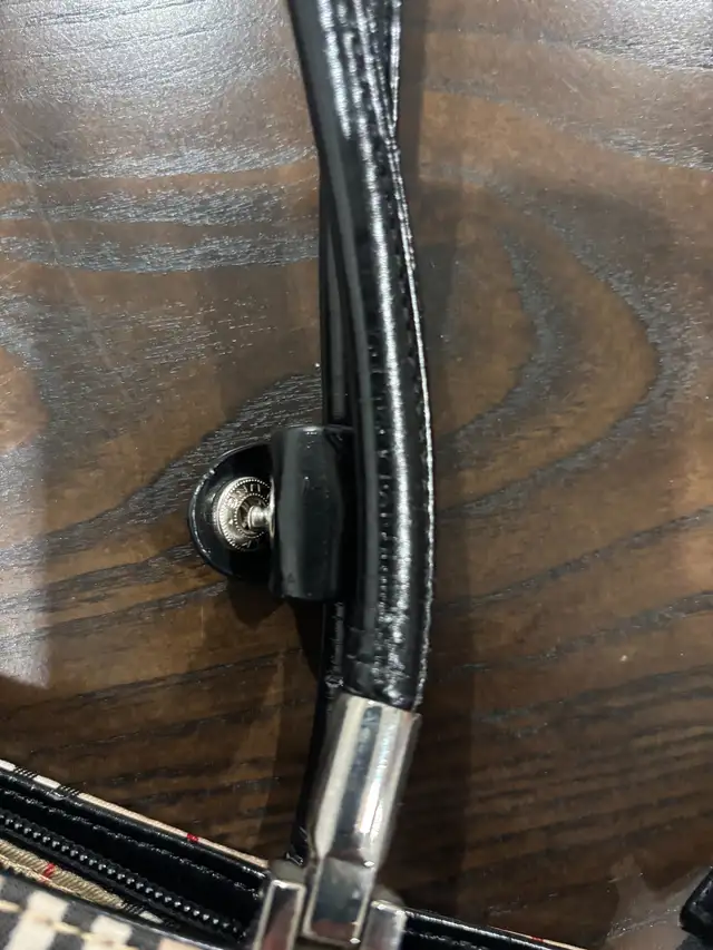 Burberry Handbag in Women's - Bags & Wallets in London - Image 7