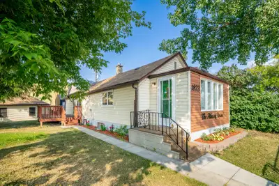 Description Welcome to Your New Home – Clean and bright 3-Bedroom House in a Prime Winnipeg Location...