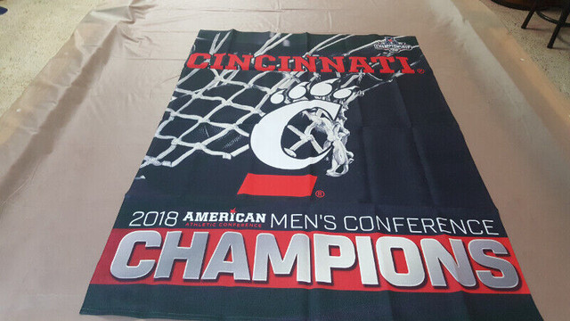 NCAA Cincinnati Bearcats 2018 Men's Champions Banner / Flag New in Arts & Collectibles in Brantford - Image 2
