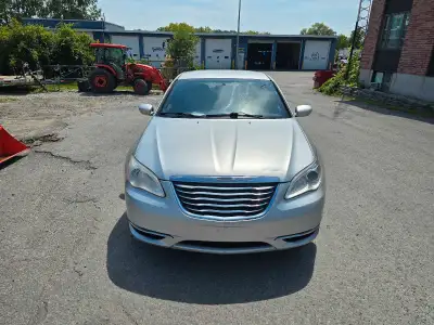 2012 Chrysler 200 ✔️ 140,000 km – Low Mileage ✔️ Comes with 2 sets of tires (summer + winter) ✔️ 2 k...