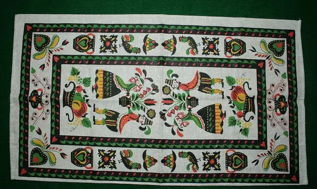 Austrian folk linen and other collectibles in Home Décor & Accents in Ottawa - Image 10