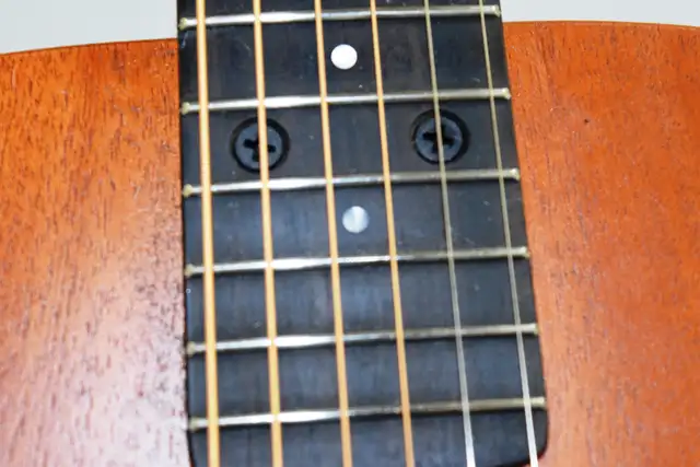 Baby Taylor Acoustic Guitar in Guitars in Peterborough - Image 5