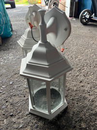 2 Outdoor  light fixtures    mint condition