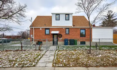 1 bedroom in 2bed 1 bath house for rent