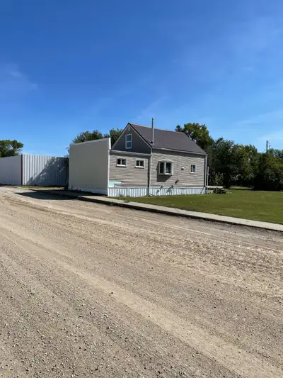 Located in the quiet village of Storthoaks (close to Redvers), this 3 bedroom, 1 bathroom house is v...