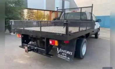 2006 GMC SIERRA 3500 10F FLAT DECK (155Km) INSPECTED DUALLY RWD Inspected and ready for insurance 20...