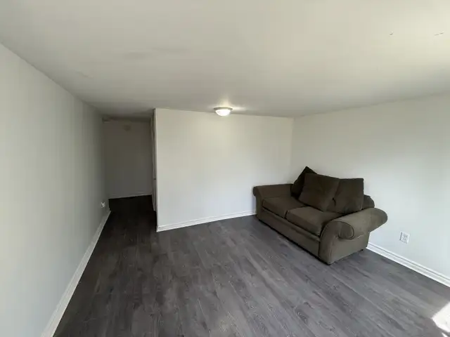 1 Bedroom Walkout Basement For Rent - $1500/month in Long Term Rentals in Mississauga / Peel Region - Image 2