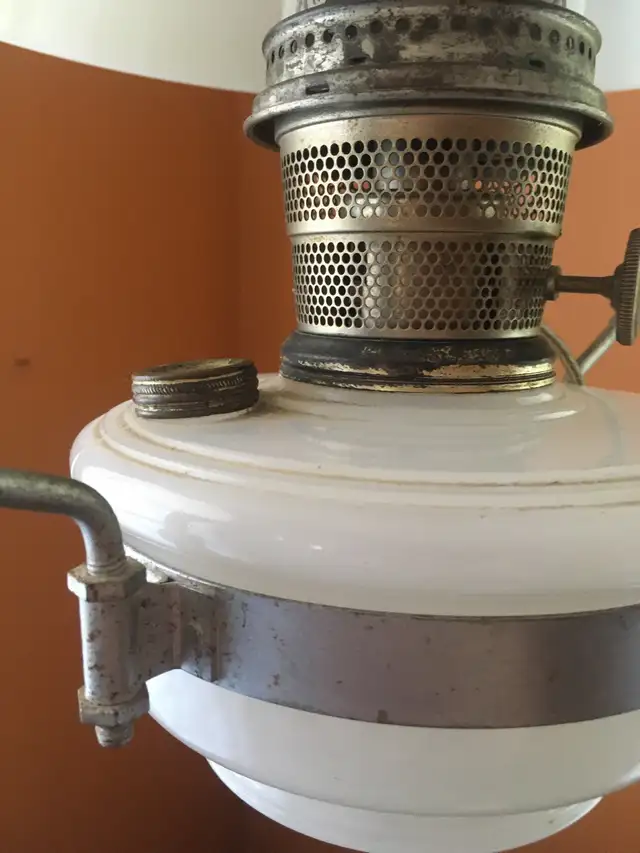 ALADDIN - ANTIQUE ELECTRIC HANGING WHITE MOONSTONE LAMP in Indoor Lighting & Fans in Belleville - Image 9