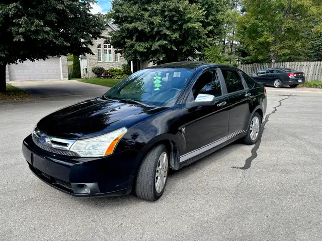 2010 Ford Focus SEL * Low Kms * Automatic 