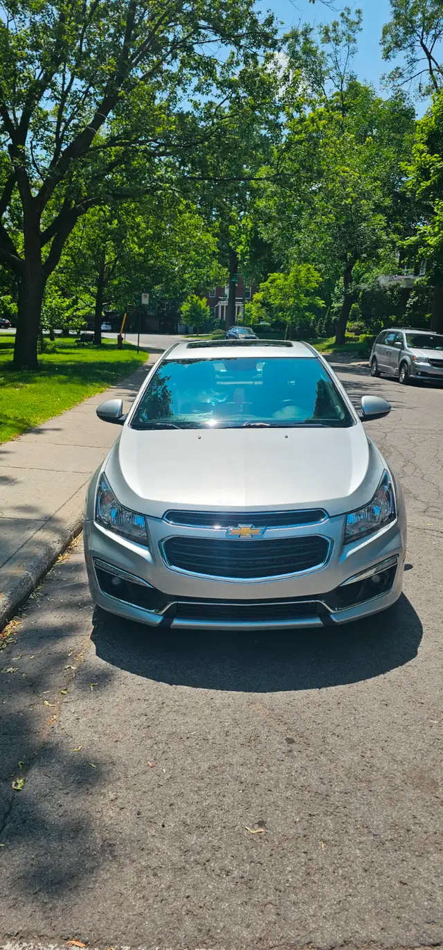 Une très Cruze 2015 full options à ne pas rater in Cars & Trucks in City of Montréal - Image 2