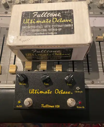 Fulltone Ultimate Octave Fuzz Pedal w/ box, View more