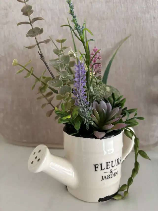 Fleurs & Jardin Watering Can with floral  in Hobbies & Crafts in Oakville / Halton Region - Image 9
