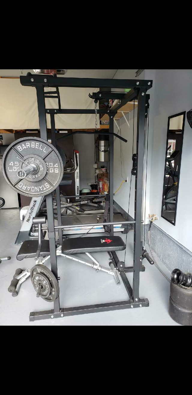 Commercial lifting rack and bench in Exercise Equipment in Mississauga / Peel Region - Image 2