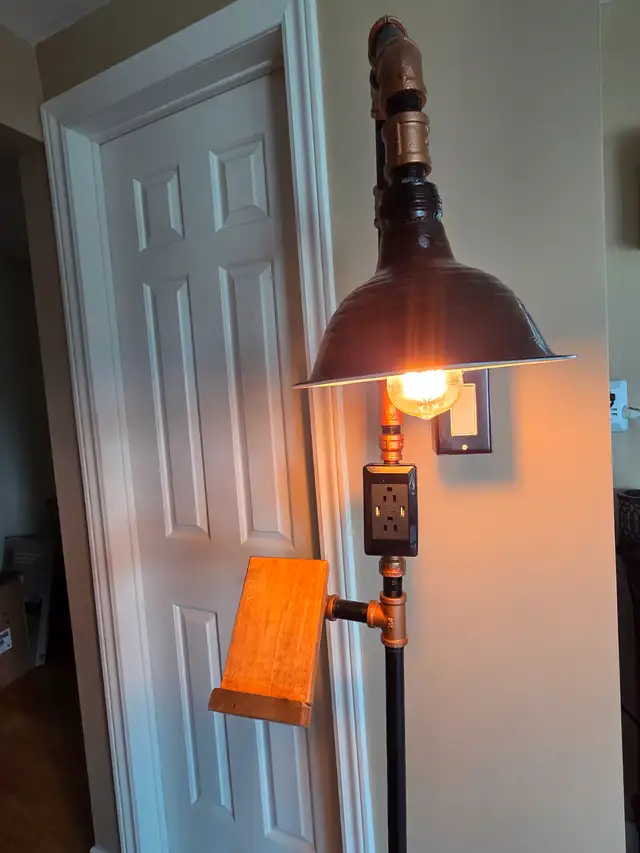 Industrial look Steampunk floor lamp in Indoor Lighting & Fans in Oshawa / Durham Region - Image 7