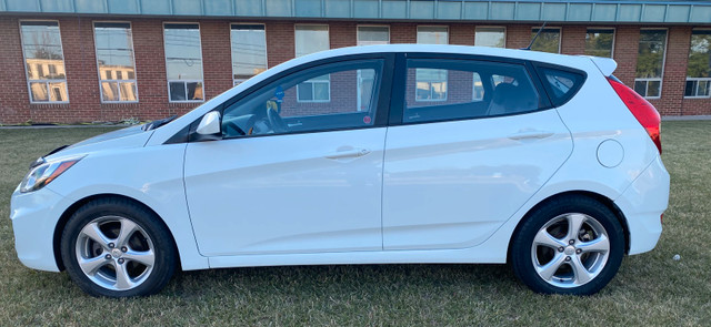 2012 Hyundai Accent GLS Hatchback  in Cars & Trucks in Mississauga / Peel Region - Image 2