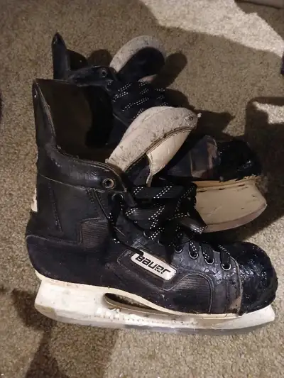 Bauer 2000 Hockey Skates Size 9.5 D., View more