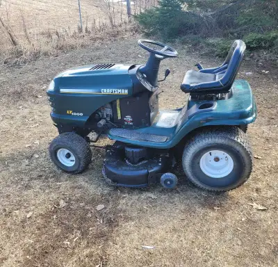 Craftsman LT1000 20hp, 42"cut, hydro-staticPls read description., View more