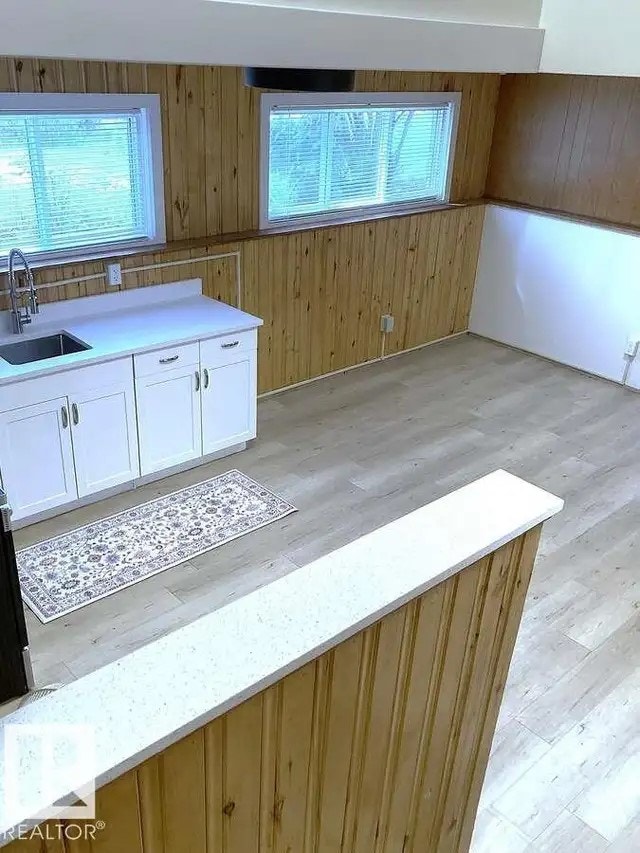 Private 1-Bedroom Suite in a House -Separate Entrance– West End 2