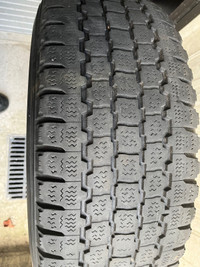 Jantes en acier sur pneus hiver Bridgestone 265/70/17 