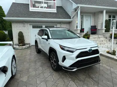 Toyota RAV4 HSE PRIME Plug-in 2023 AWD, 12000 km, tout équipé, état neuf, pleine garantie de Toyota,...