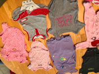 Lot vêtements bébé filles (11 cache-couché et 1 pyjama) 0-12M