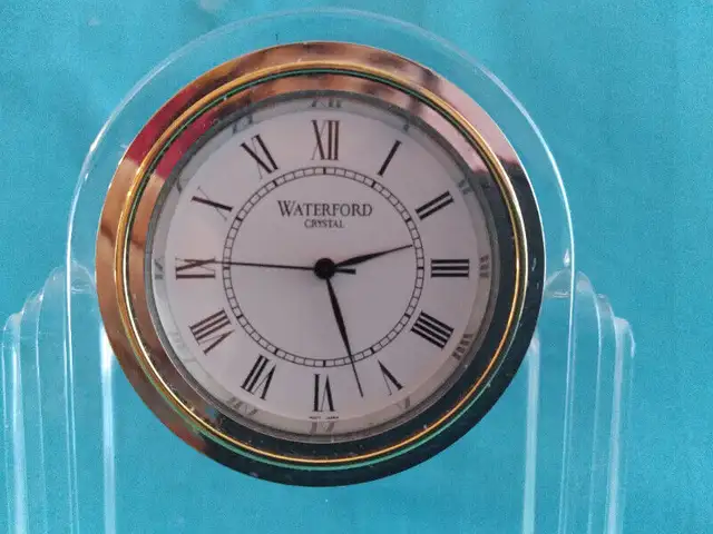 Waterford table clock in Home Décor & Accents in Barrie - Image 4