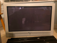 Sony Plasma 32" TV with Wall Mount