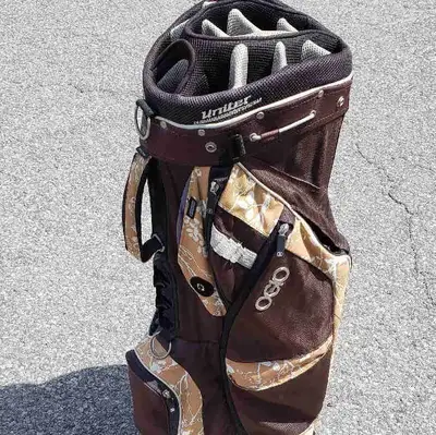 OGIO 15 Slot Golf Bag with CoverLots of storageAll zippers work, View more