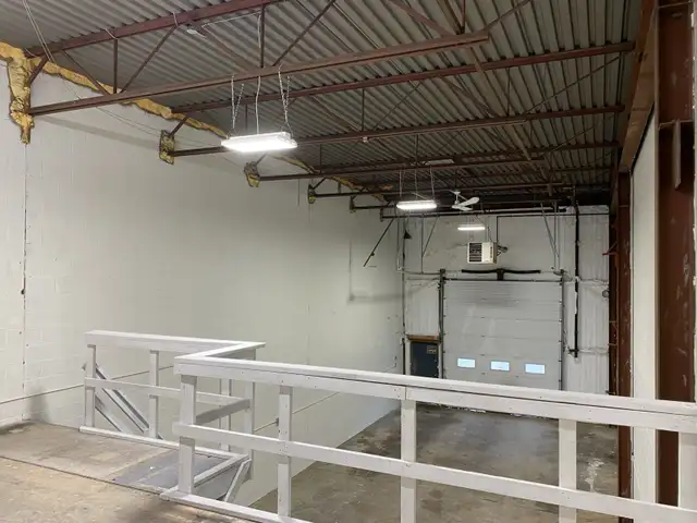 light industrial warehouse with office in Commercial & Office Space for Rent in Kawartha Lakes - Image 2