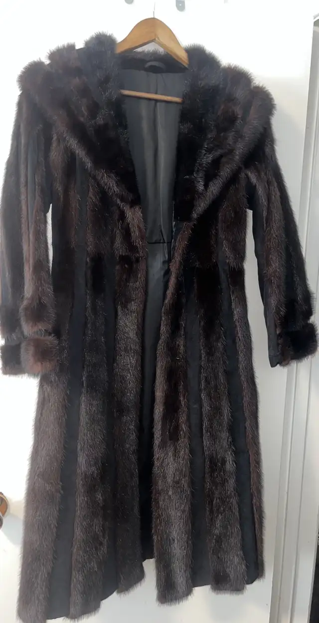 Real Black Leather and Mink Coat in Women's - Tops & Outerwear in Winnipeg - Image 3