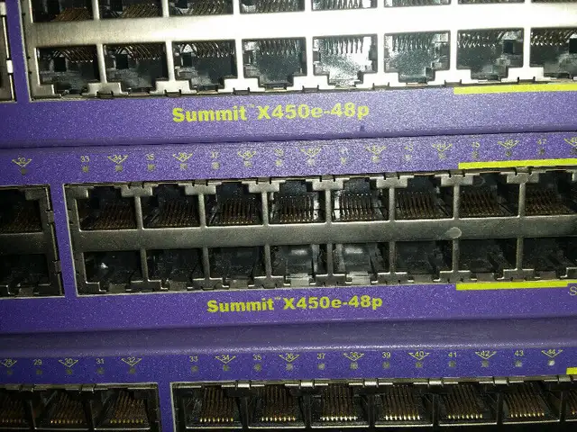 Extreme Networks Summit X450e-48p 48-Ports POE Gigabit Switch Ma in Other in City of Montréal - Image 3