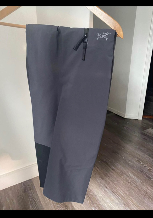 Arcteryx Sabre never worn goretex pants in Ski in Banff / Canmore - Image 2