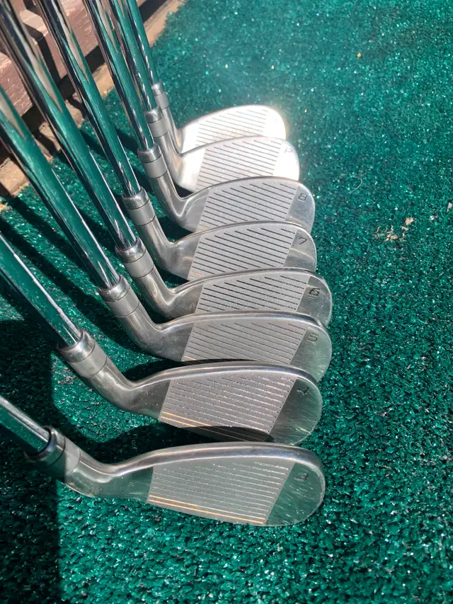 Left hand golf club set in Golf in Edmonton - Image 3