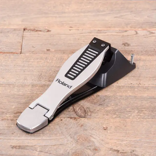 Pédale control Roland FD-8 hi-hat drum électronique électrique in Drums & Percussion in Laval / North Shore - Image 2