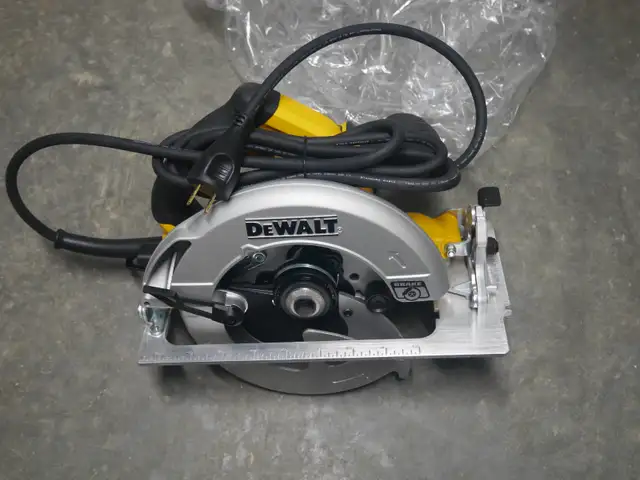 Dewalt Skill Saw -- Brand New!! Never Used in Power Tools in Lethbridge - Image 2
