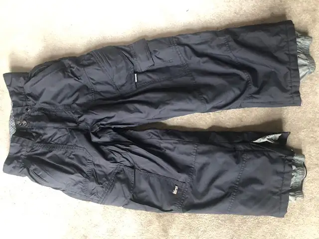YOUTH SMALL RIPZONE SKI PANTS in Ski in Hamilton - Image 3