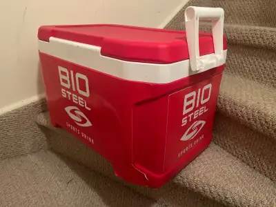 BioSteel Igloo Cooler 50 Quarts Pick up Bathurst Street and Bloomington Road Cash only