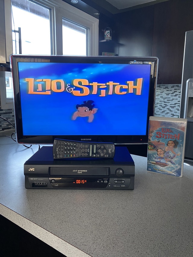 JVC HRA591U VHS Video Cassette Player with Remote & Cables General