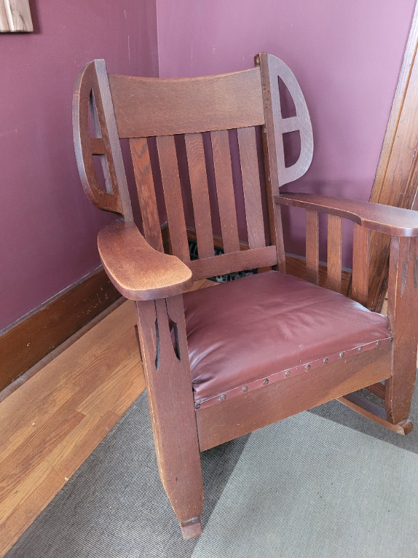 Antique Rocking Chair in Chairs & Recliners in Kitchener / Waterloo - Image 2