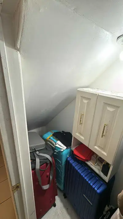 Studio basement is available for rent from next month with all utilities included and one car parkin...