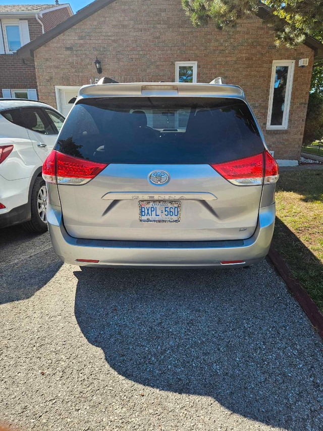 Used Silver 2011 Toyota Sienna  in Cars & Trucks in City of Toronto - Image 3