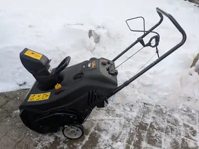 Clearance - - - Snow blowers / Snowblowers, View more