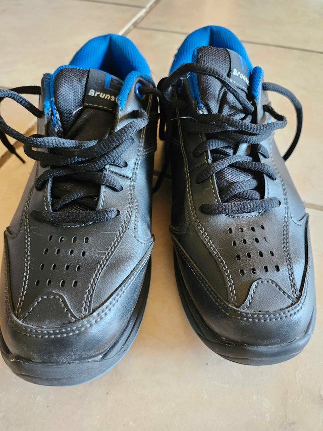 Bowling shoes in Other in Red Deer - Image 2