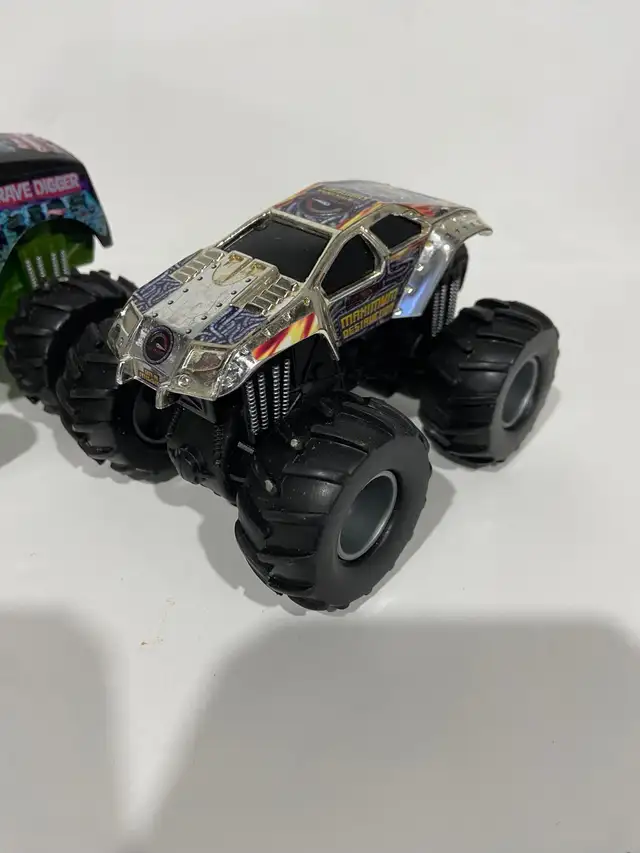 Monster trucks 1:43 scale 63793682709121121