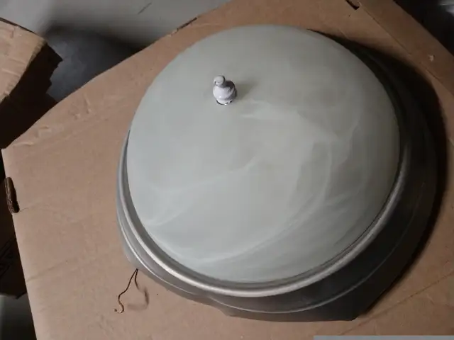 Lights and fixtures and bulbs in Indoor Lighting & Fans in Ottawa - Image 9