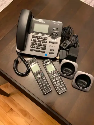 Téléphone filaire/sans fil UNIDEN DECT 6.0 Série D3588 avec répondeur numérique En excellent état À...