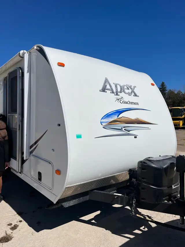 2013 Coachman Apex 238 in Travel Trailers & Campers in Owen Sound - Image 2