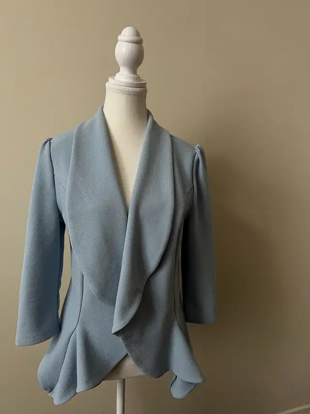 Talbots Blazer in Women's - Tops & Outerwear in Ottawa - Image 4